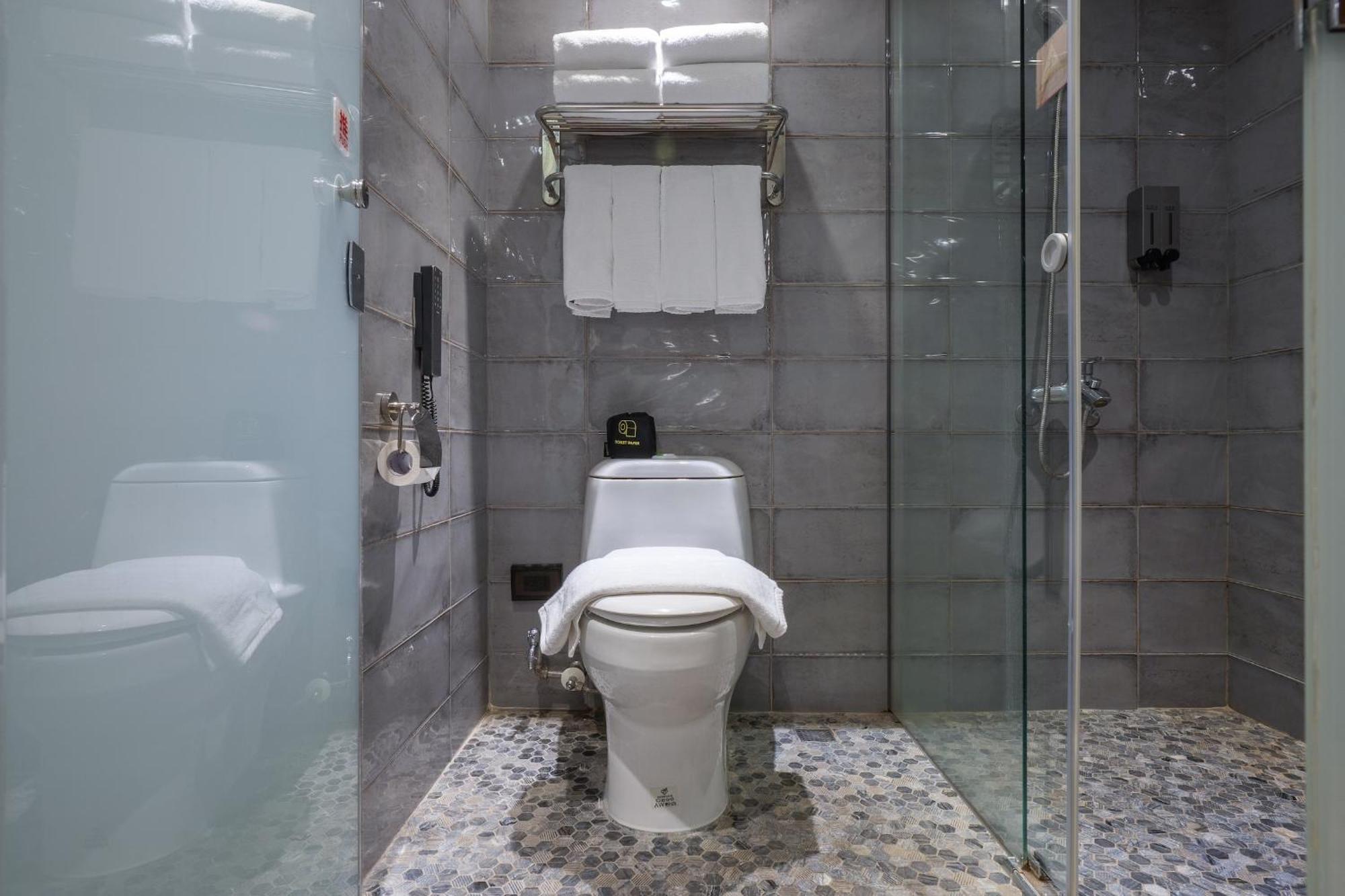 Check Inn Taichung Wenxin Zhongqing Экстерьер фото