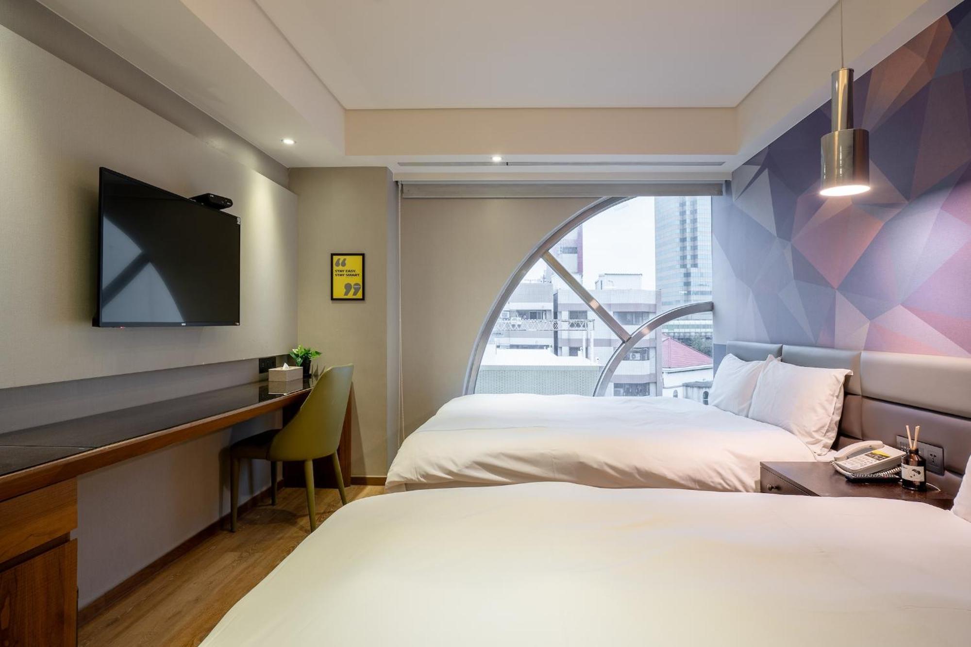 Check Inn Taichung Wenxin Zhongqing Экстерьер фото