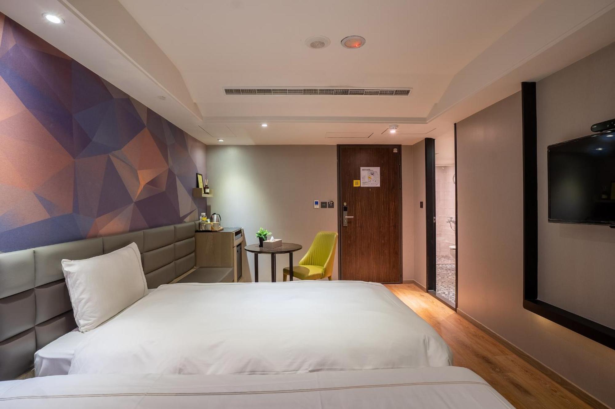 Check Inn Taichung Wenxin Zhongqing Экстерьер фото