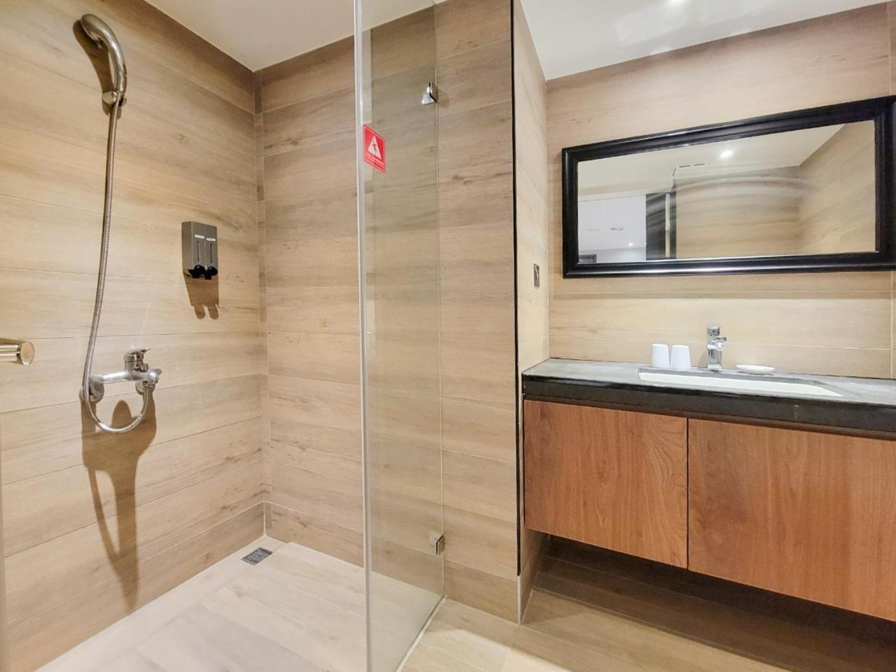Check Inn Taichung Wenxin Zhongqing Экстерьер фото