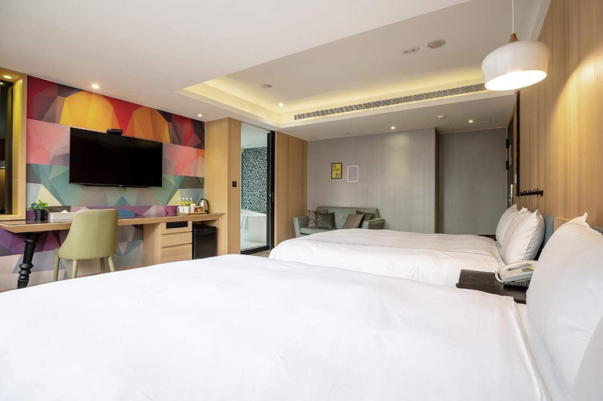 Check Inn Taichung Wenxin Zhongqing Экстерьер фото