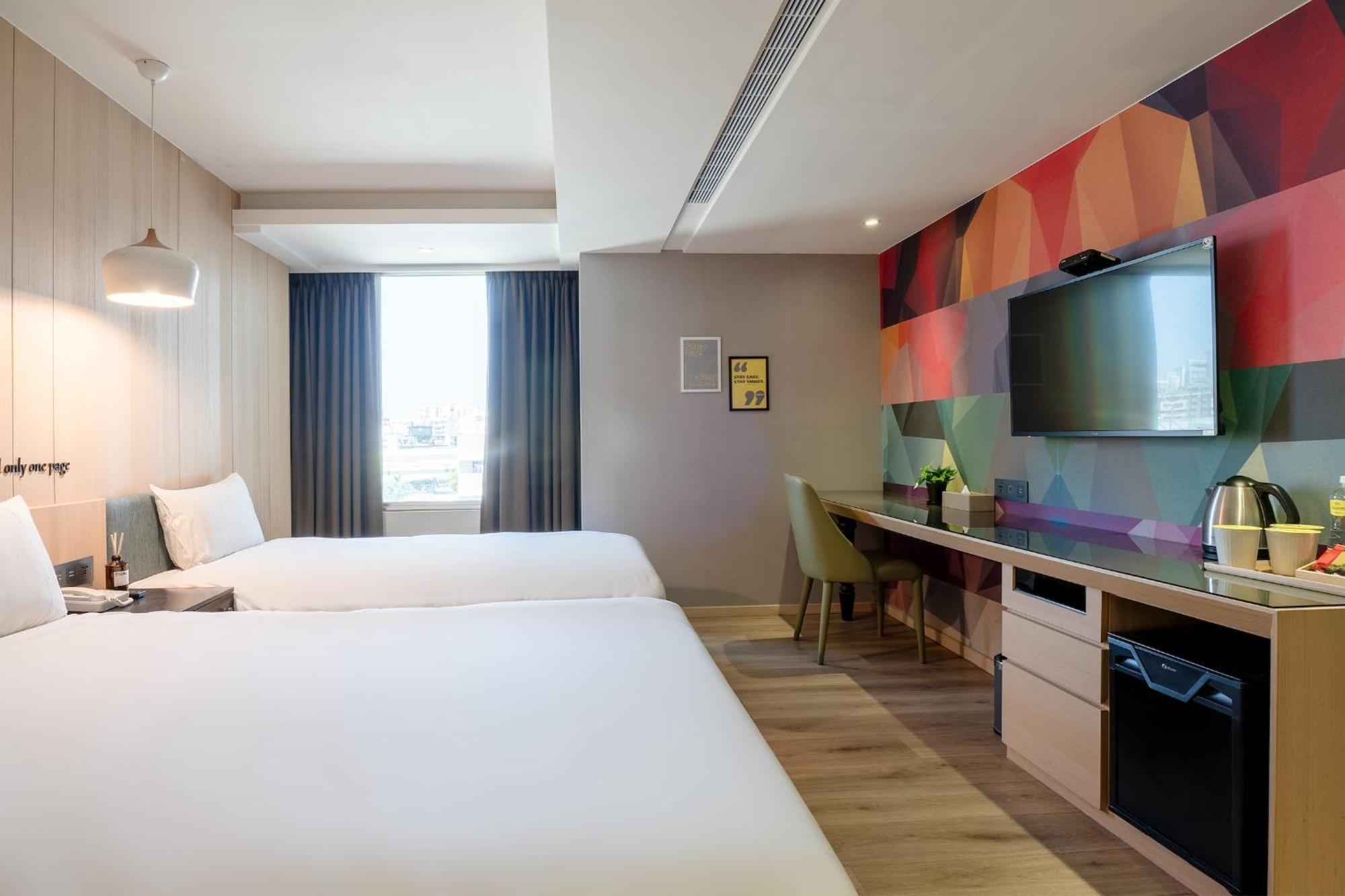 Check Inn Taichung Wenxin Zhongqing Экстерьер фото