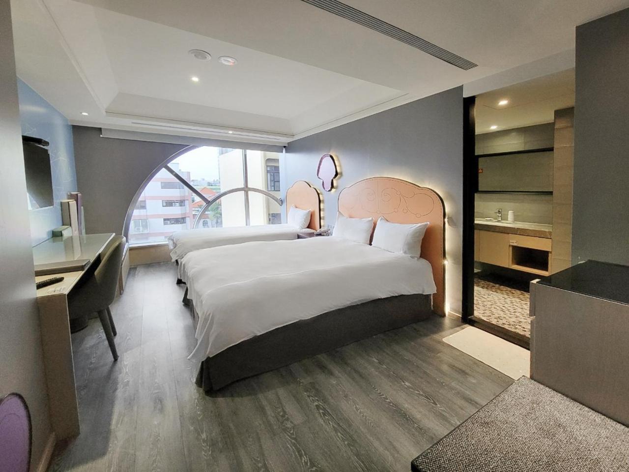Check Inn Taichung Wenxin Zhongqing Экстерьер фото