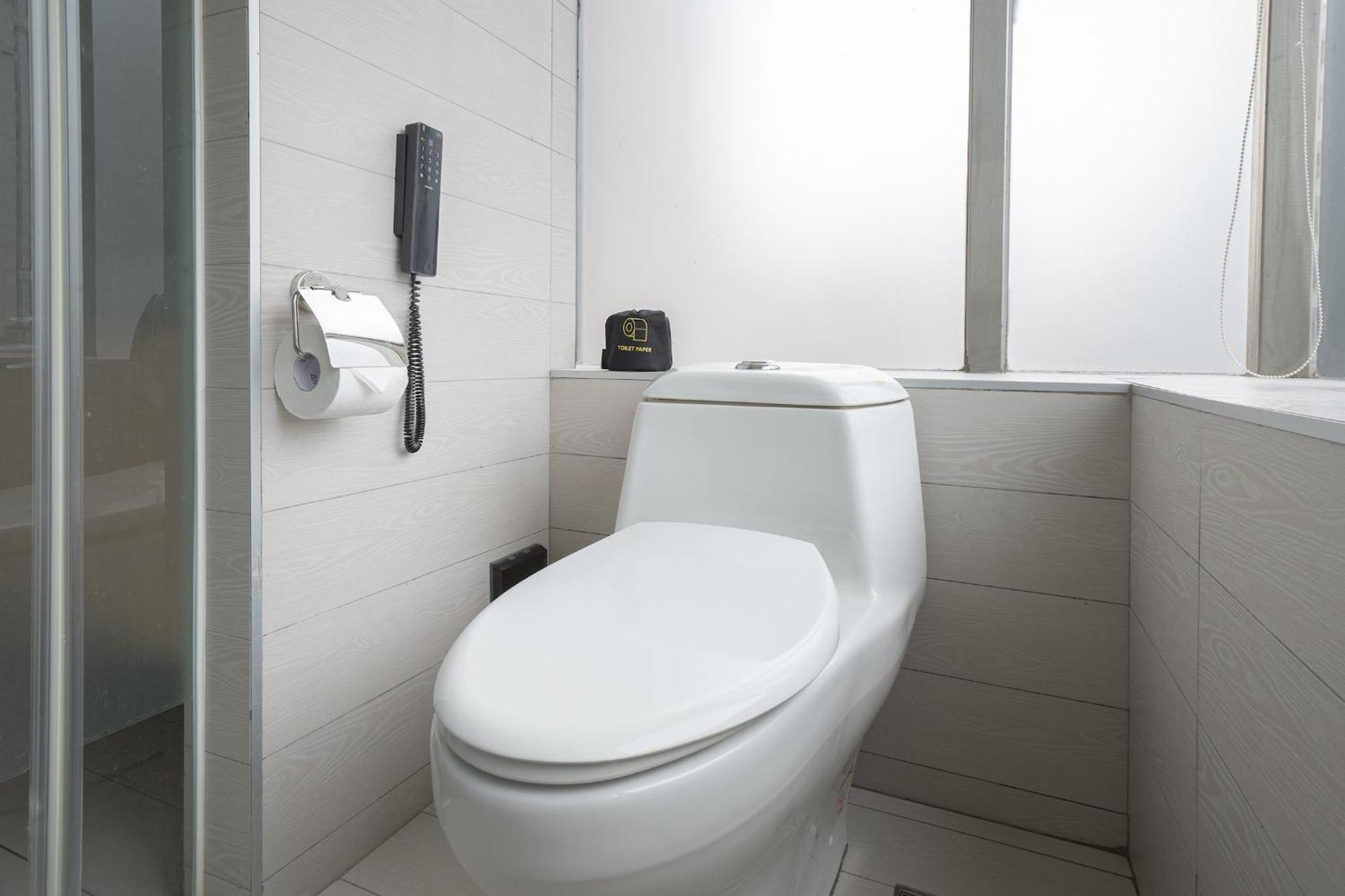 Check Inn Taichung Wenxin Zhongqing Экстерьер фото