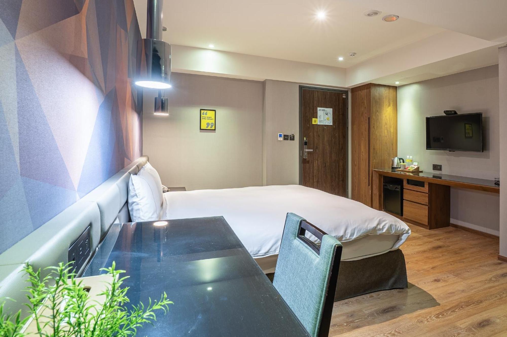 Check Inn Taichung Wenxin Zhongqing Экстерьер фото