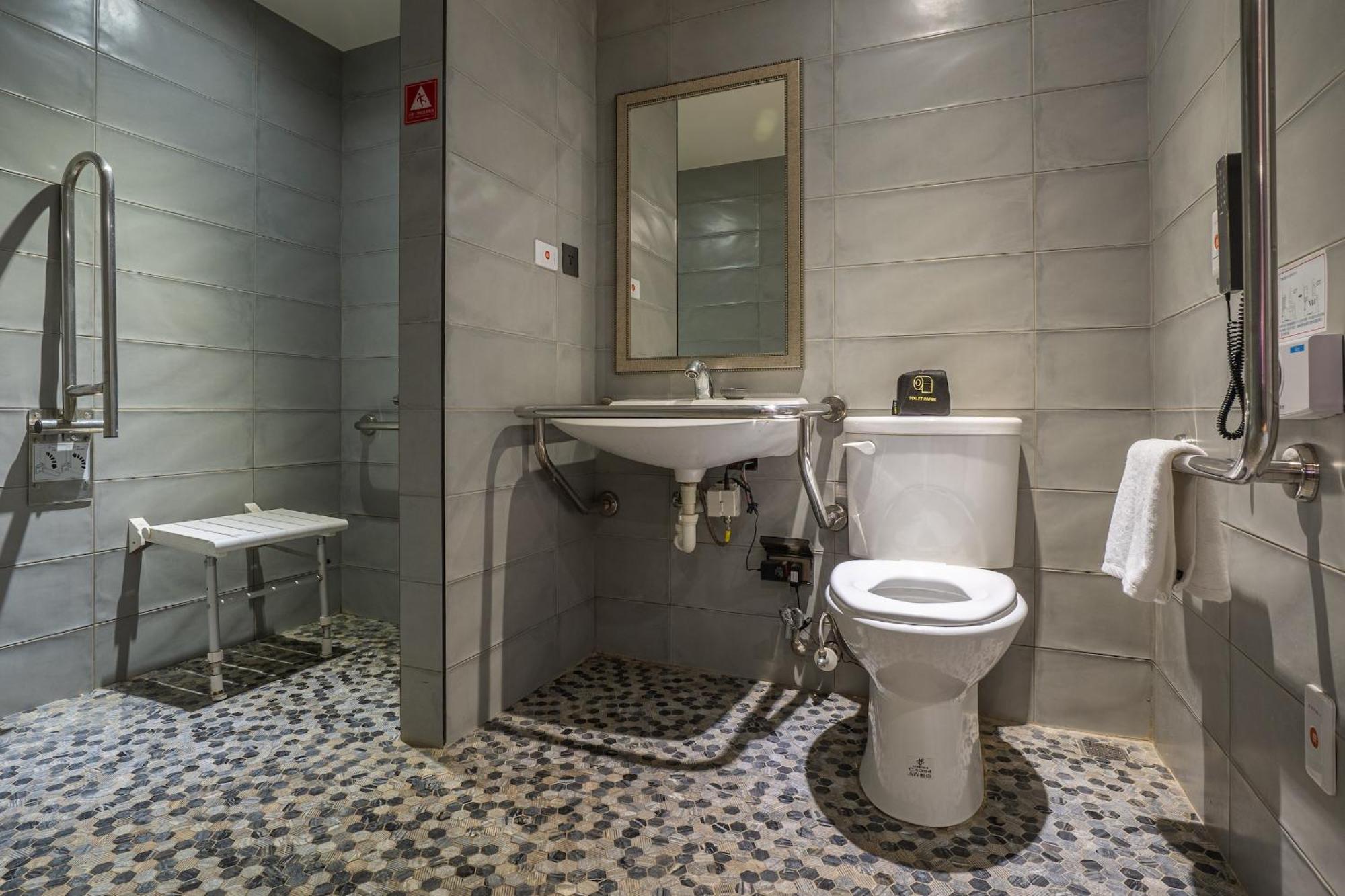 Check Inn Taichung Wenxin Zhongqing Экстерьер фото